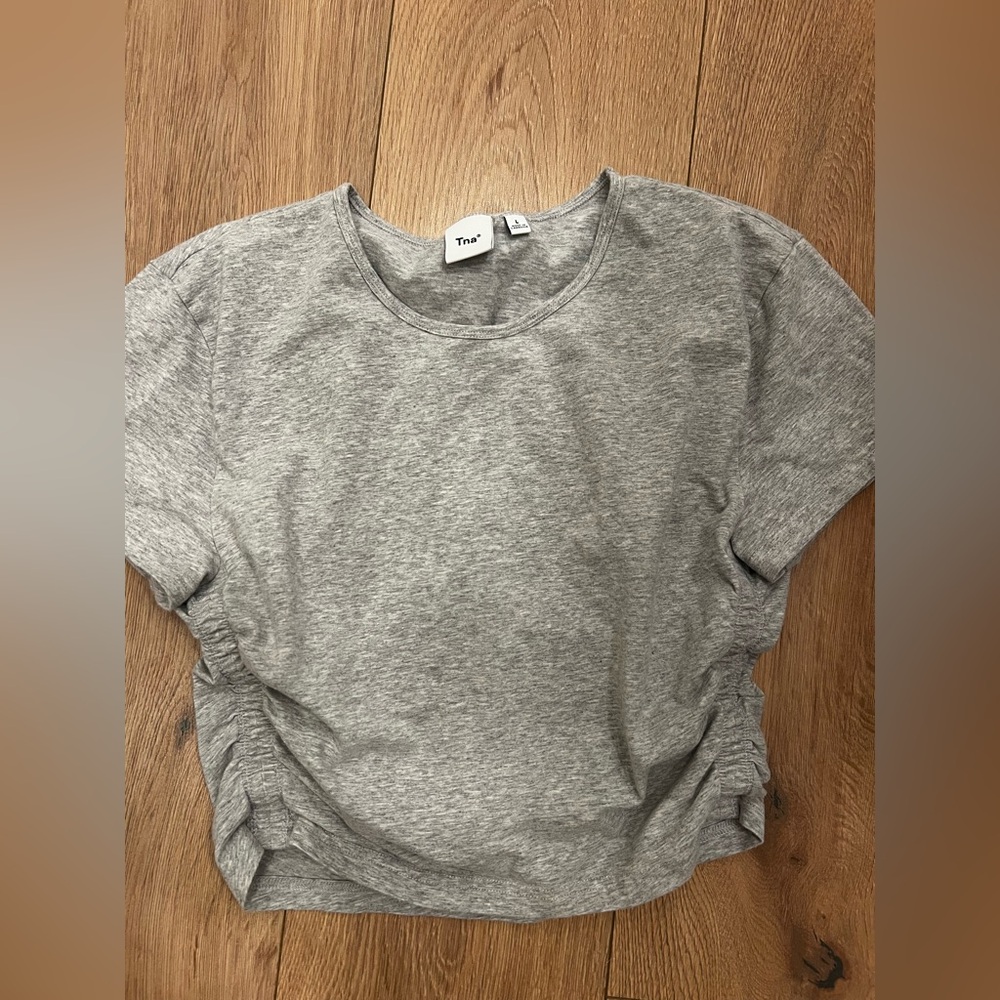 Aritzia TNA Ruched Crop Tshirt Large